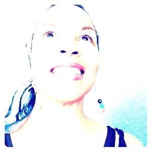 Meet your Posher, Pamela